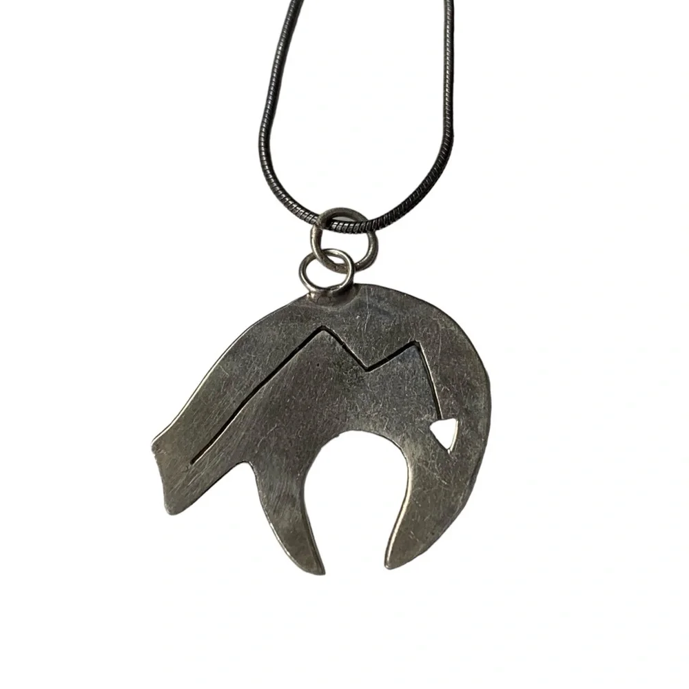 Navajo Native American Southwestern Sterling Silver Bear Unisex Necklace - Picture 5 of 7